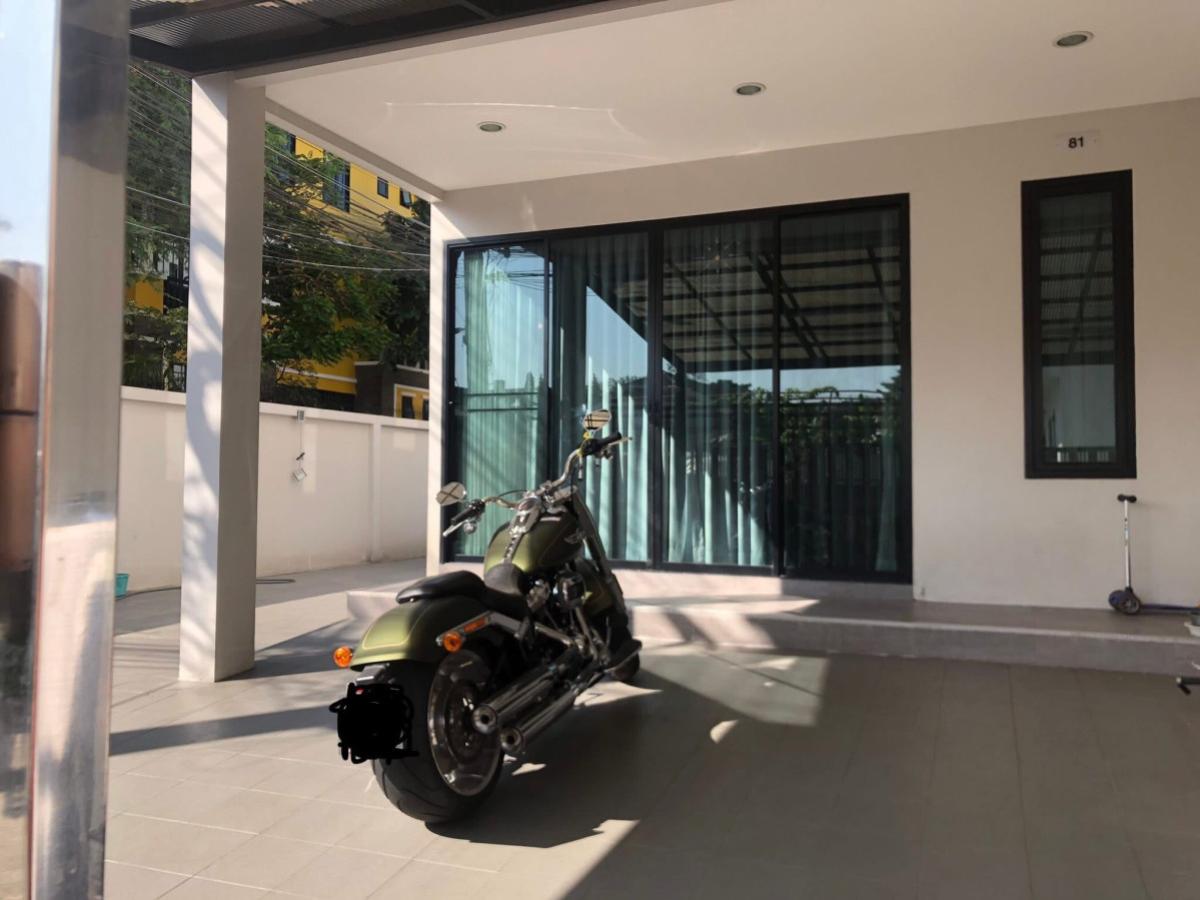 For SaleTownhomeSukhumvit, Asoke, Thonglor : For Sale 3-story townhome, corner unit, outside the project. , Khlong Toei Nuea , Watthana , Bangkok , CX-142813