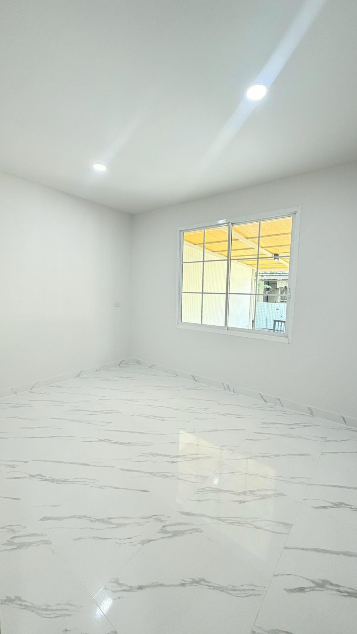 For SaleTownhomePathum Thani,Rangsit, Thammasat : For Sale Townhouse/Townhome  , Pinruethai Rangsit - Klong 7 , Bueng Bon , Nong Suea , Pathum Thani , CX-143426