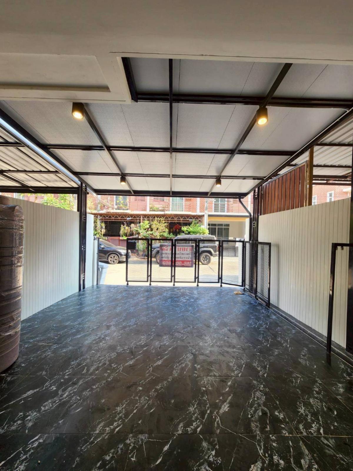 ขายทาวน์โฮมท่าพระ ตลาดพลู วุฒากาศ : ขายทาวน์เฮ้าส์/ทาวน์โฮม  เดอะ บริติช สาทร - กัลปพฤกษ์ รีโนเวทใหม่ บางหว้า เขต ภาษีเจริญ กรุงเทพ CX-143992