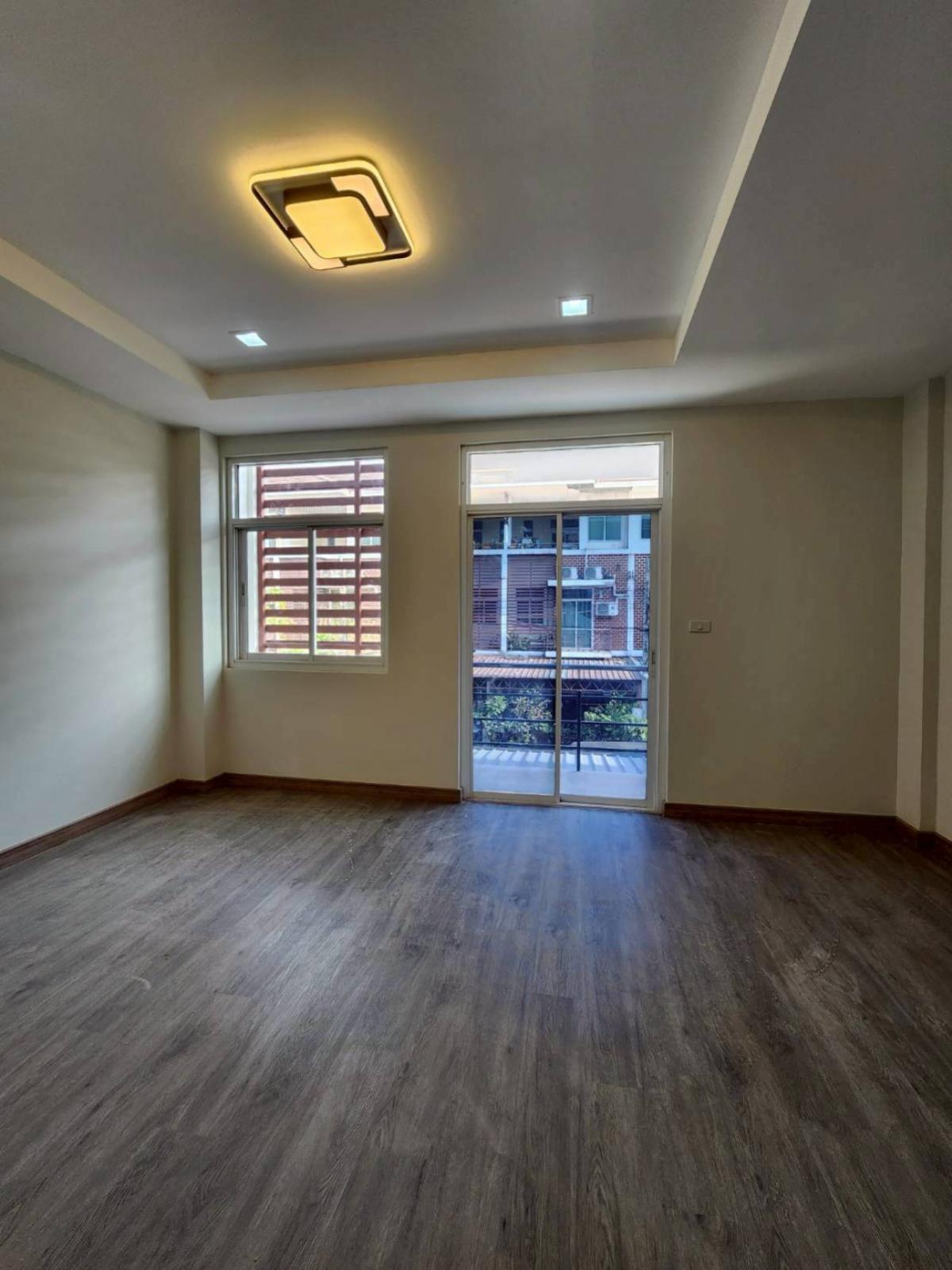 ขายทาวน์โฮมท่าพระ ตลาดพลู วุฒากาศ : ขายทาวน์เฮ้าส์/ทาวน์โฮม  เดอะ บริติช สาทร - กัลปพฤกษ์ รีโนเวทใหม่ บางหว้า เขต ภาษีเจริญ กรุงเทพ CX-143992