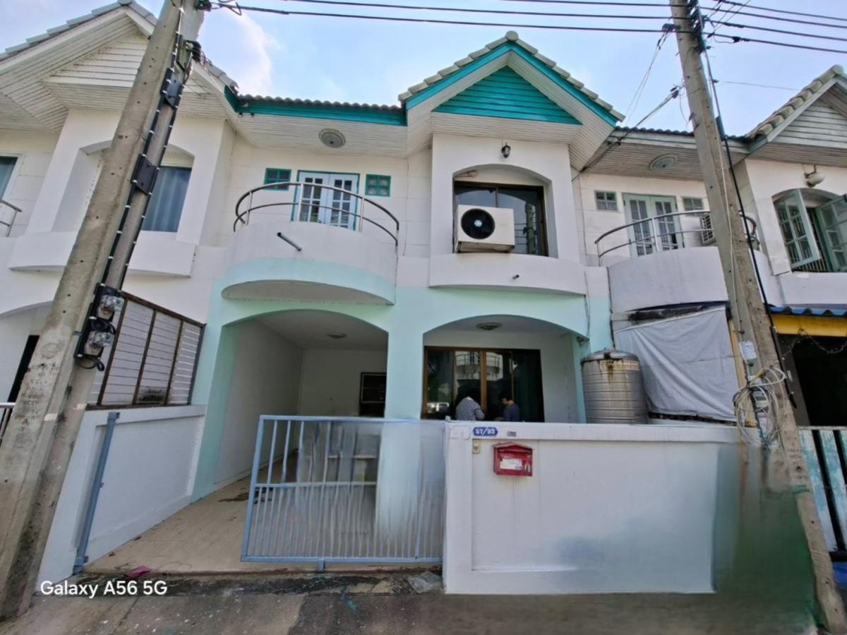 ขายทาวน์โฮมนนทบุรี บางใหญ่ บางบัวทอง : ขายบ้าน  บ้านสุชา ละหาร บางบัวทอง นนทบุรี CX-143981