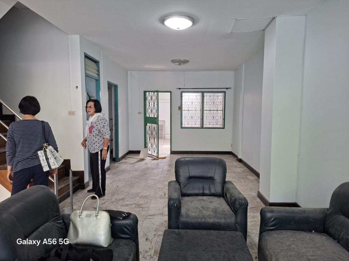 ขายทาวน์โฮมนนทบุรี บางใหญ่ บางบัวทอง : ขายบ้าน  บ้านสุชา ละหาร บางบัวทอง นนทบุรี CX-143981