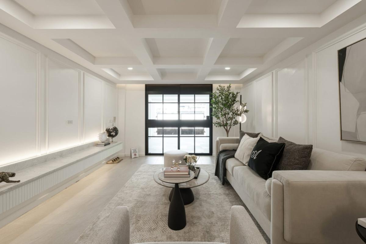 For SaleTownhomeSukhumvit, Asoke, Thonglor : For Sale Varenzia  , newly renovated , Khlong Tan Nuea , Watthana , Bangkok , CX-143842