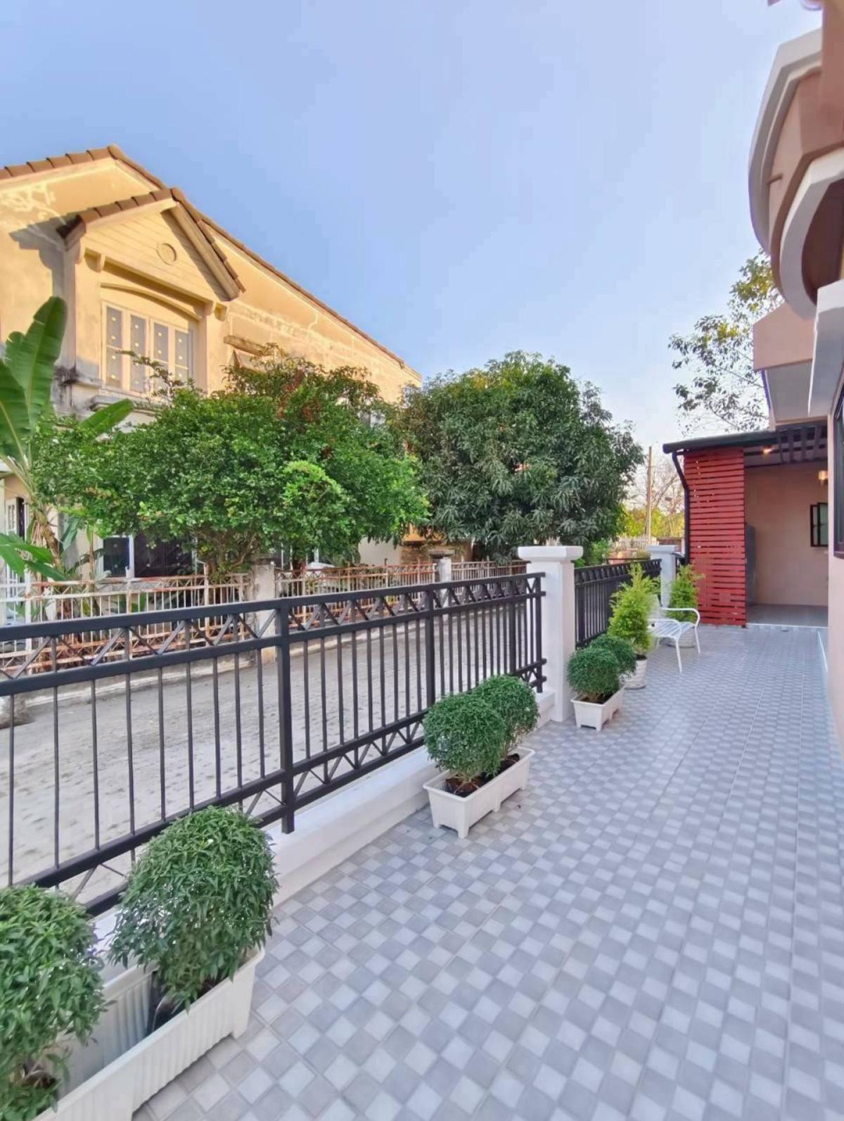 ขายทาวน์โฮมนนทบุรี บางใหญ่ บางบัวทอง : ขายทาวน์เฮ้าส์/ทาวน์โฮม  บุศรินทร์ วงแหวน-รัตนาธิเบศร์ รีโนเวทใหม่ พิมลราช บางบัวทอง นนทบุรี CX-145017