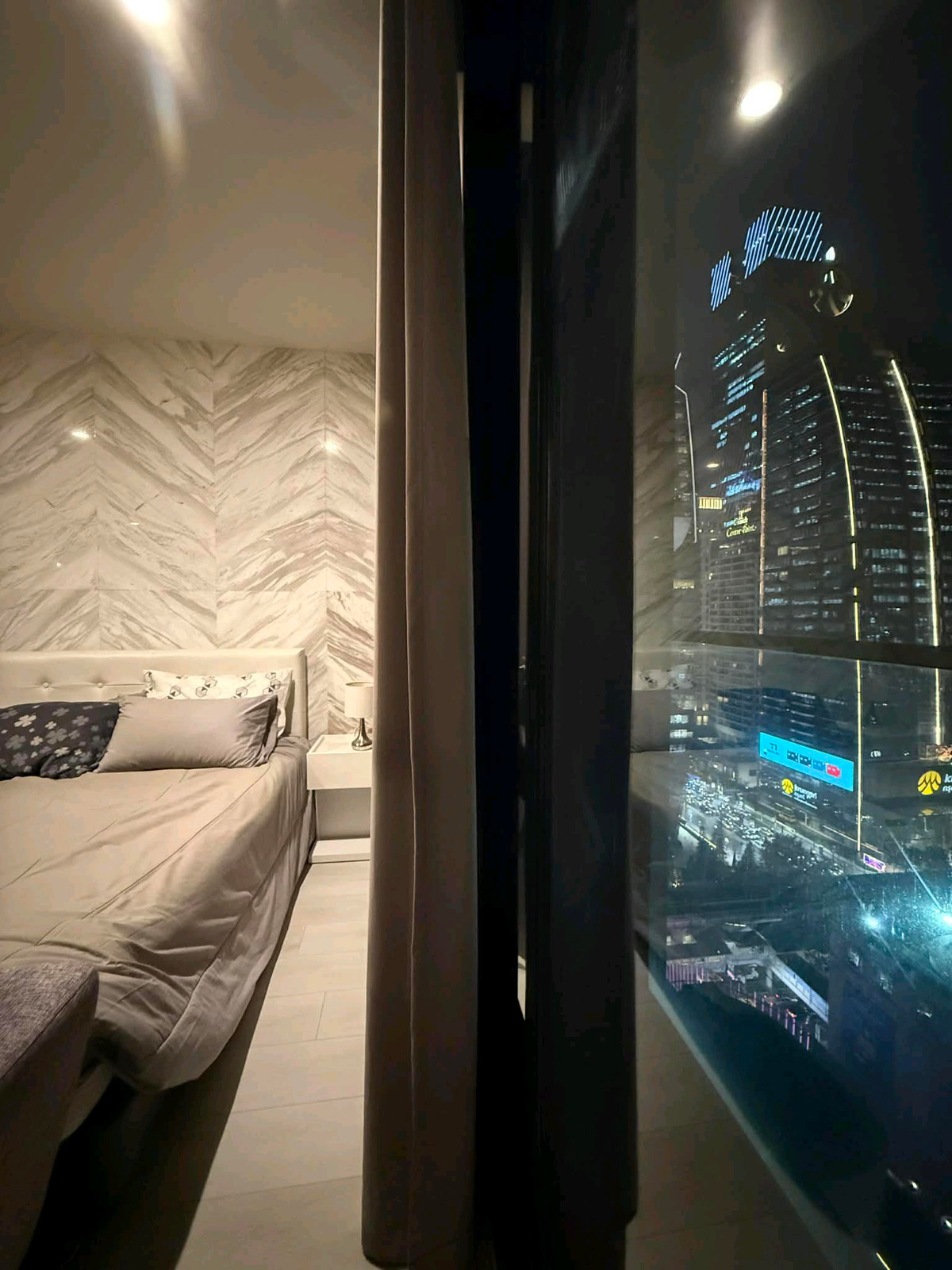 ให้เช่าคอนโดวิทยุ ชิดลม หลังสวน : Noble Ploenchit 