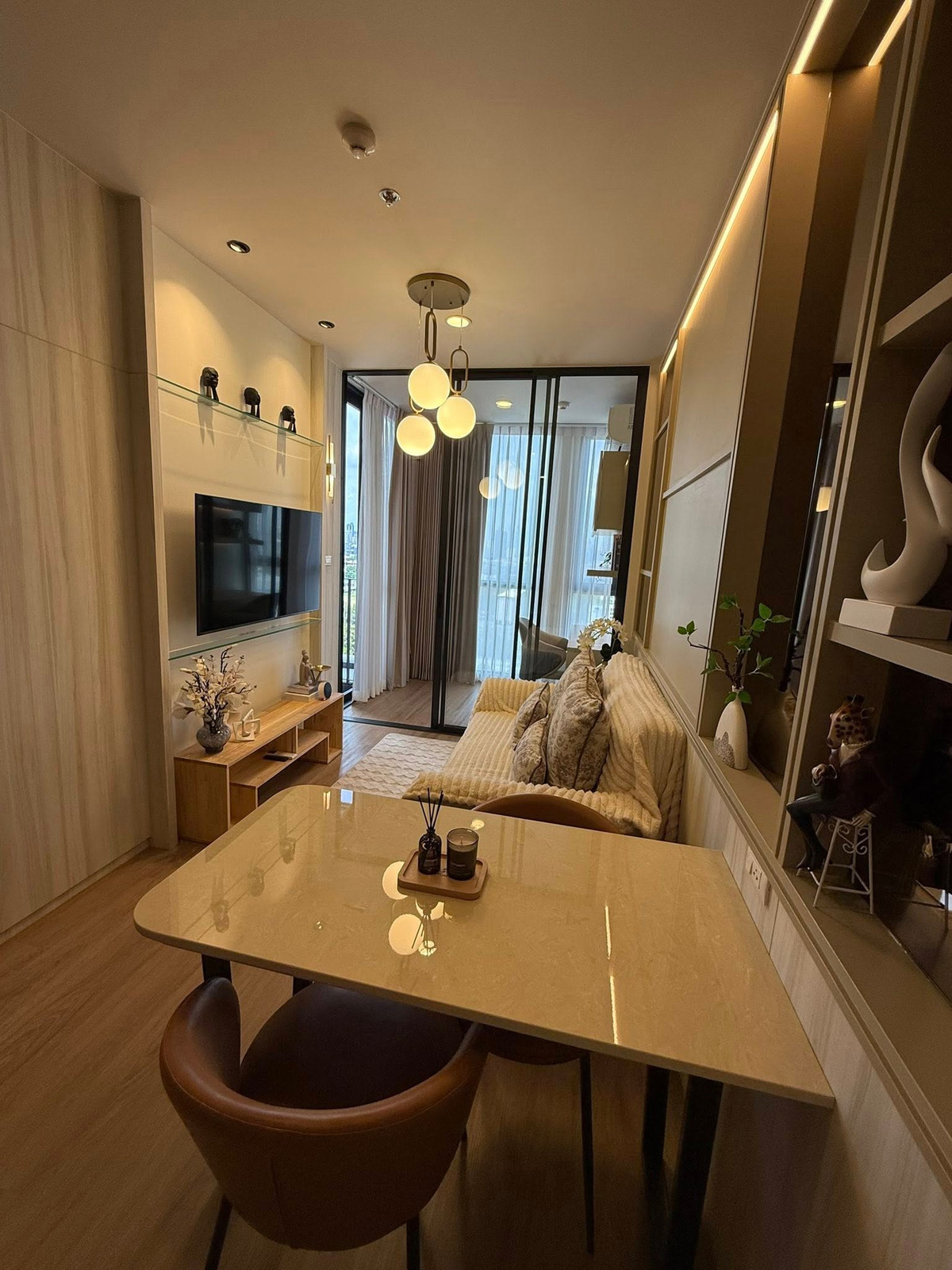 For RentCondoSathorn, Narathiwat : 💥DL-10188💥The Issara Sathorn👉Line : @rentbkk