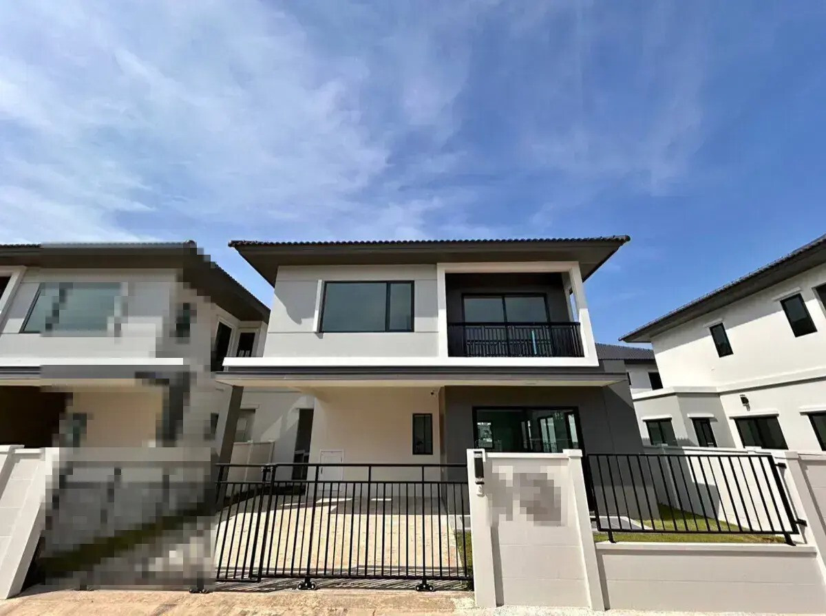 For RentHouseBangna, Bearing, Lasalle : BRITANIA HOME KM 17 3 BEDROOM HOME FOR RENT 2 FLOORS