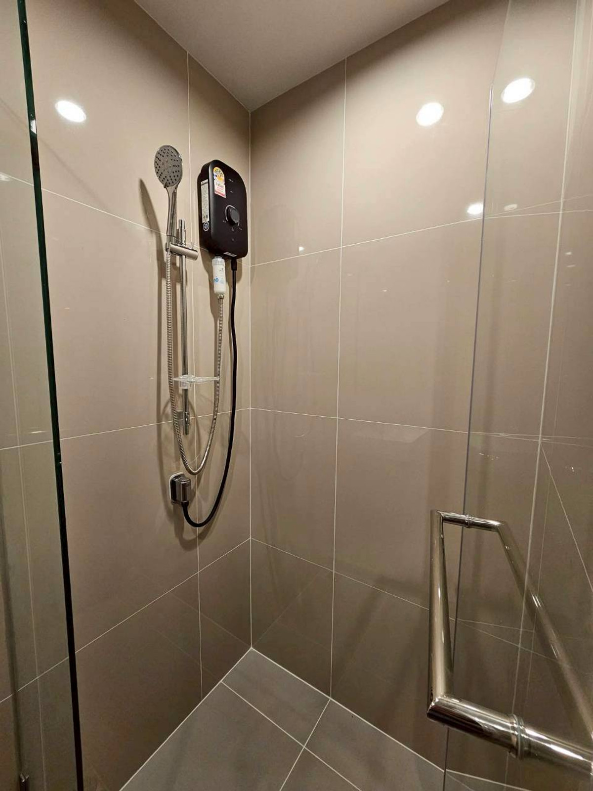 ให้เช่าคอนโดเสรีไทย-นิด้า : ✅ IDRL124 ✅ Line : @p2nproperty