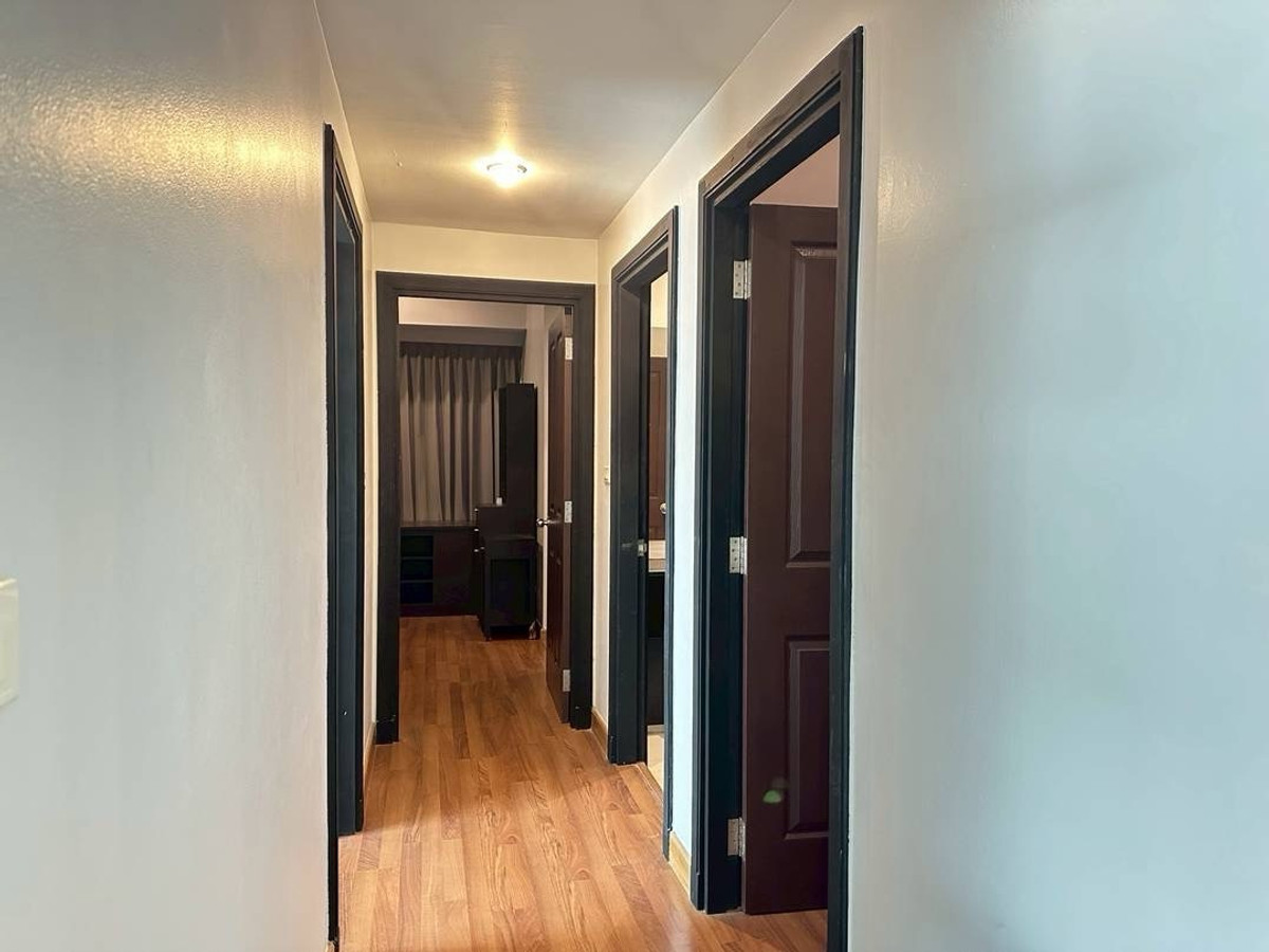 For RentCondoAri,Anusaowaree : Condo for rent, location Phahonyothin 4 (North side), Ari area, corner room, good location, doesnt block the view, fully furnished.