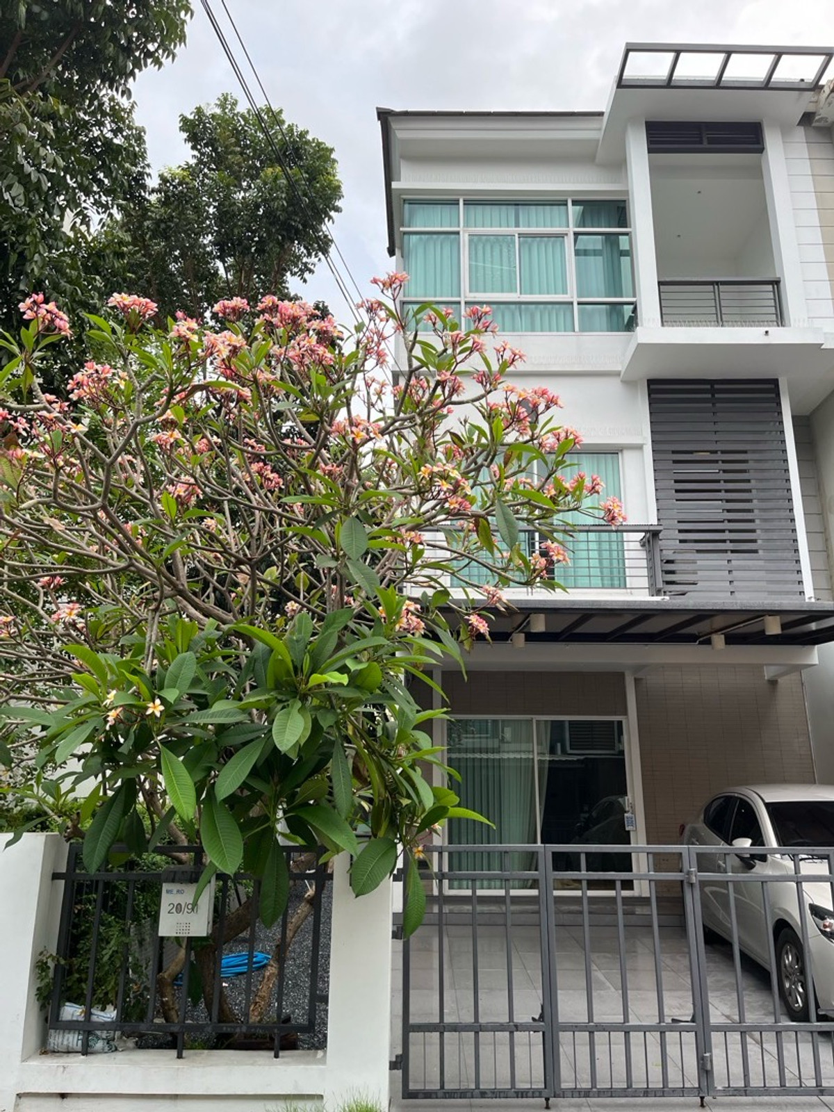For RentTownhomeLadkrabang, Suwannaphum Airport : Owner for rent owner post Townhome fully furnished near ARL Hua Mak