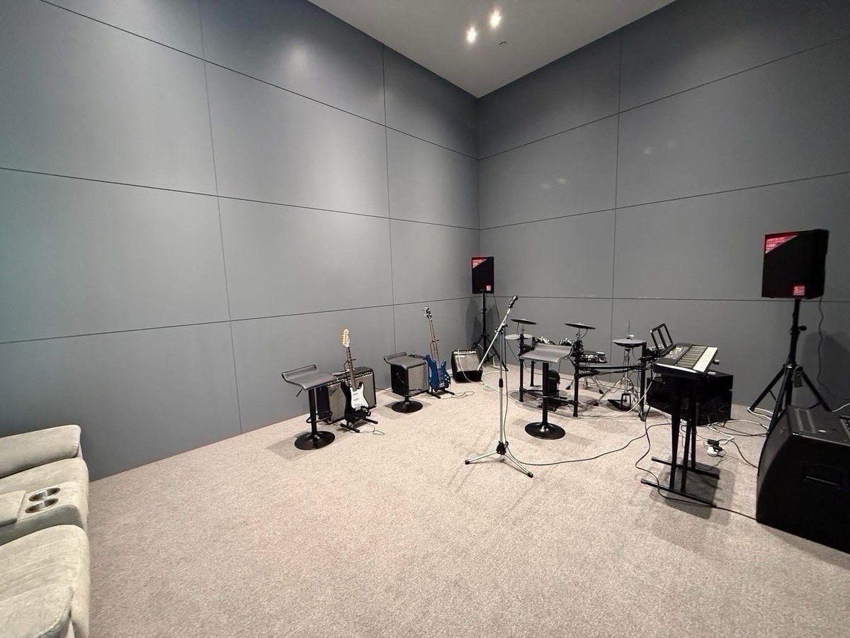 ให้เช่าคอนโดพระราม 9 เพชรบุรีตัดใหม่ RCA : 🏢 Nue District R9 👫✨ คอนโดใหม่ย่านพระราม 9 | 🚆 ใกล้ MRT เดินง่าย | 🌿 ส่วนกลางอลังการ ห้องตีกอล์ฟ • สปา • Pilates ไลฟ์สไตล์จัดเต็ม