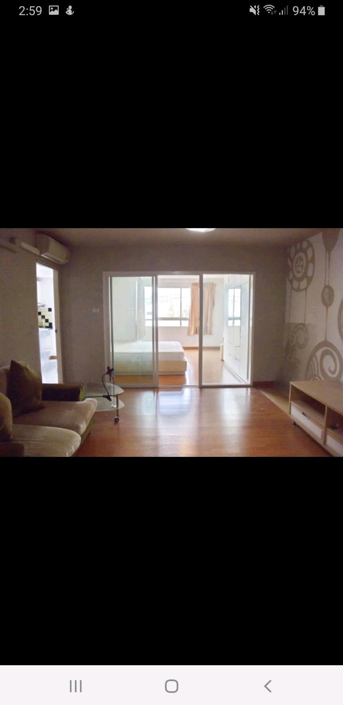 For RentCondoRatchadapisek, Huaikwang, Suttisan : For rent, 1 large bedroom, 1 kitchen, 1 bathroom.
Beautiful room, new furniture, just bring your bags and move in. **Corner room**