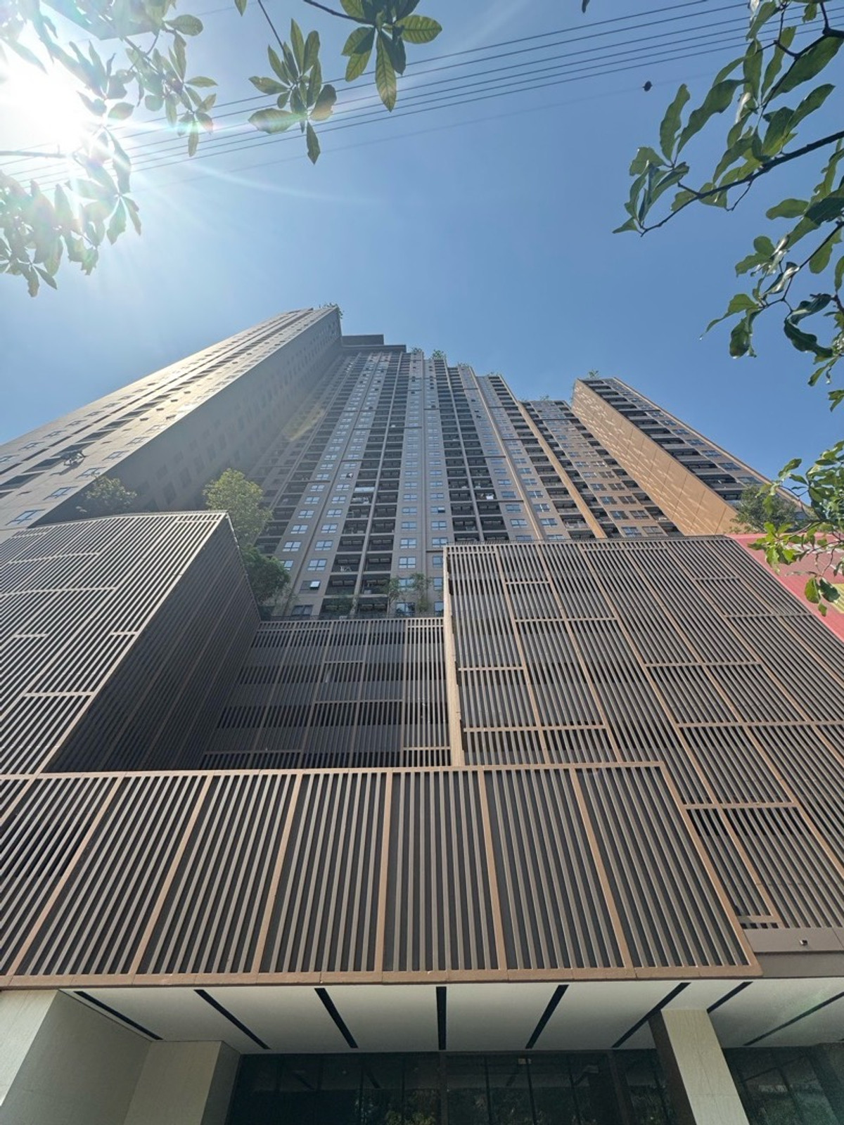 For SaleCondoLadprao, Central Ladprao : Urgent sale, special price, Metris District Ladprao, price starts at 4.18 million baht, new room, contact 0869017364.