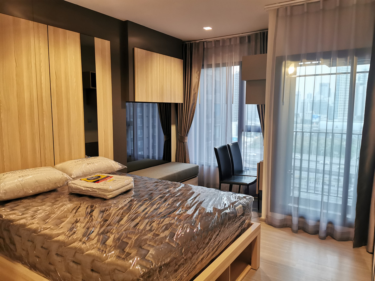 ให้เช่าคอนโดพระราม 9 เพชรบุรีตัดใหม่ RCA :  Condo for rent: Life Asoke–Rama 9 : ready to move