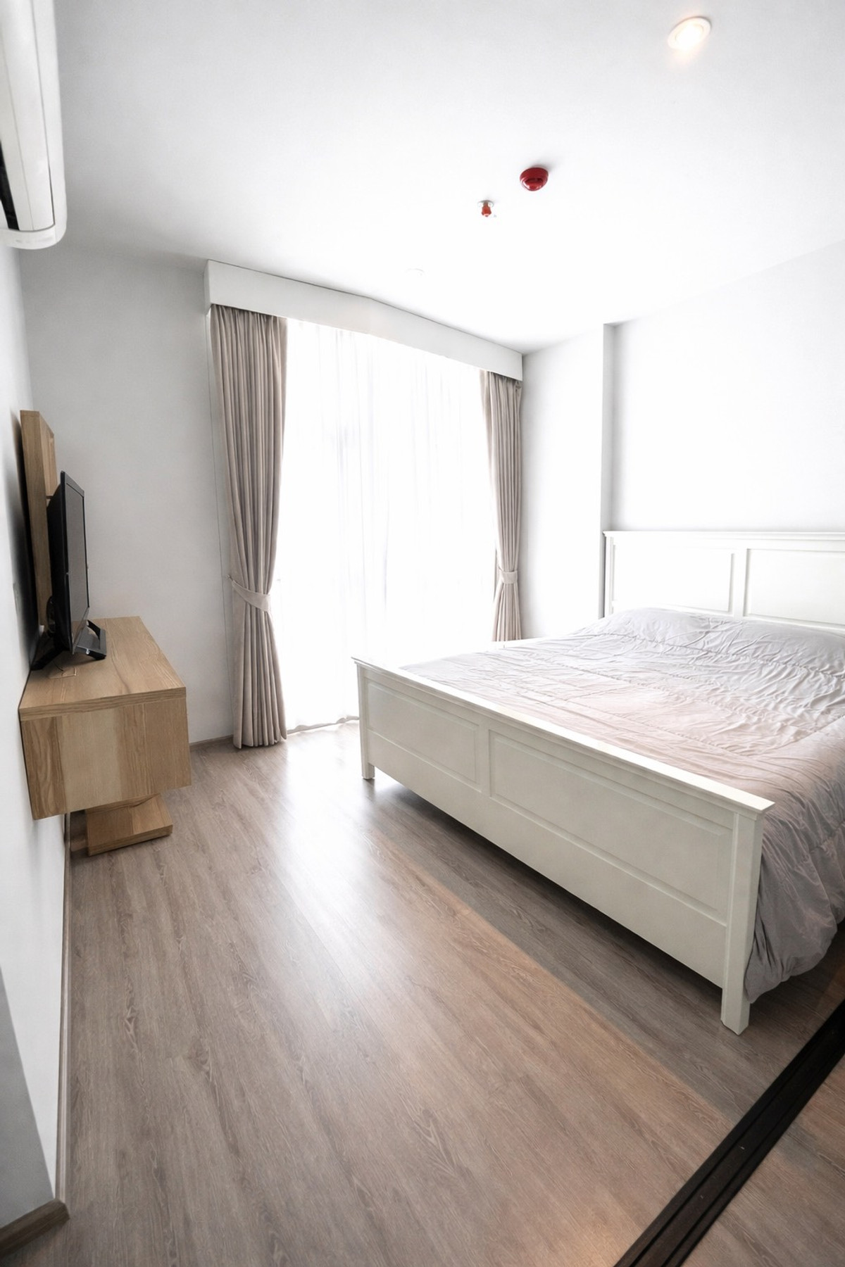 For RentCondoSukhumvit, Asoke, Thonglor : 🏙️ Condo for rent Rhythm Ekkamai, available room, ready to move in.