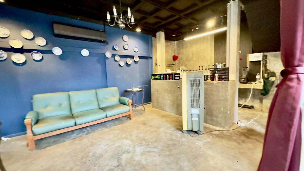 ให้เช่าร้านค้า/ตลาดนัดเลียบทางด่วนรามอินทรา : ให้เช่าที่ดินพร้อมสิ่งปลูกสร้าง ริมถนนประดิษฐ์มนูญธรรม ขนาด 200 ตารางวา แขวงคลองจั่น เขตบางกะปิ กทม. ให้เช่า 250,000 บาท/ เดือน