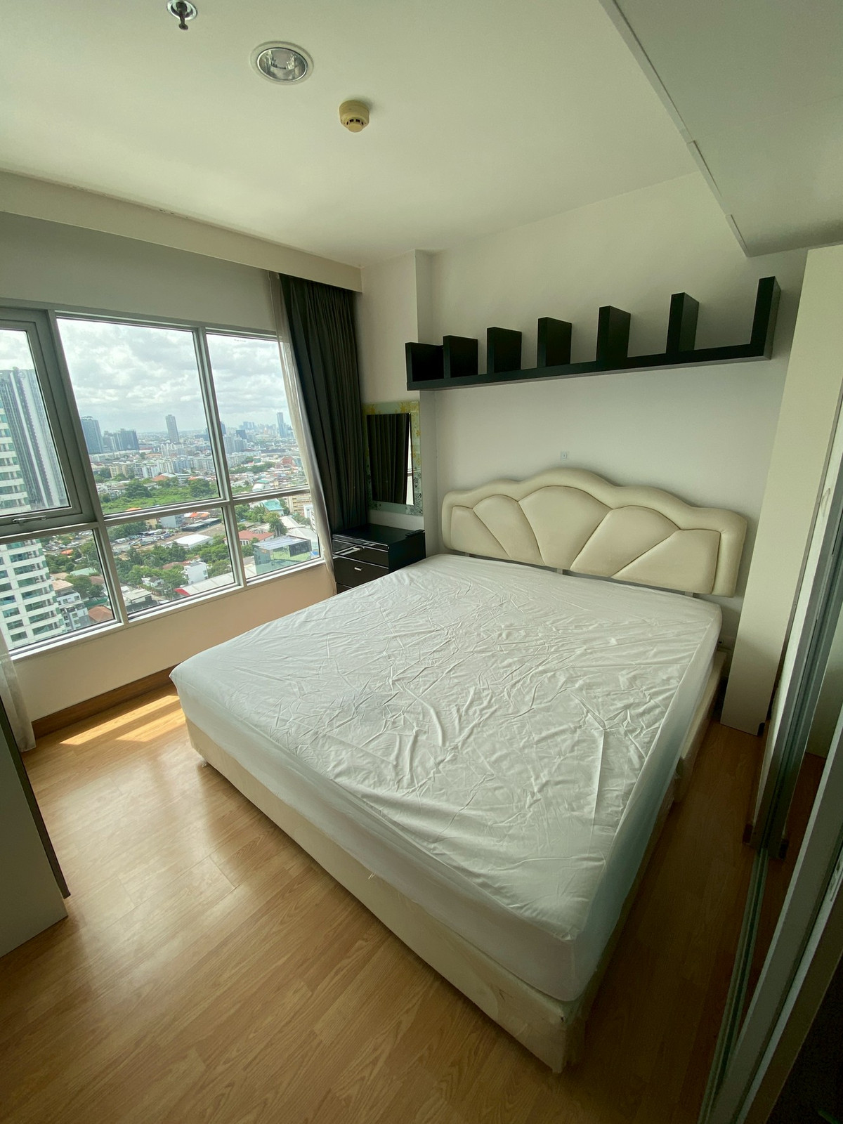 For RentCondoKhlongtoei, Kluaynamthai :    For rent !!-Aspire Rama 4- Prime condo on Rama 4 – Kluai Nam Tai area, near BTS Ekkamai, 800 m away