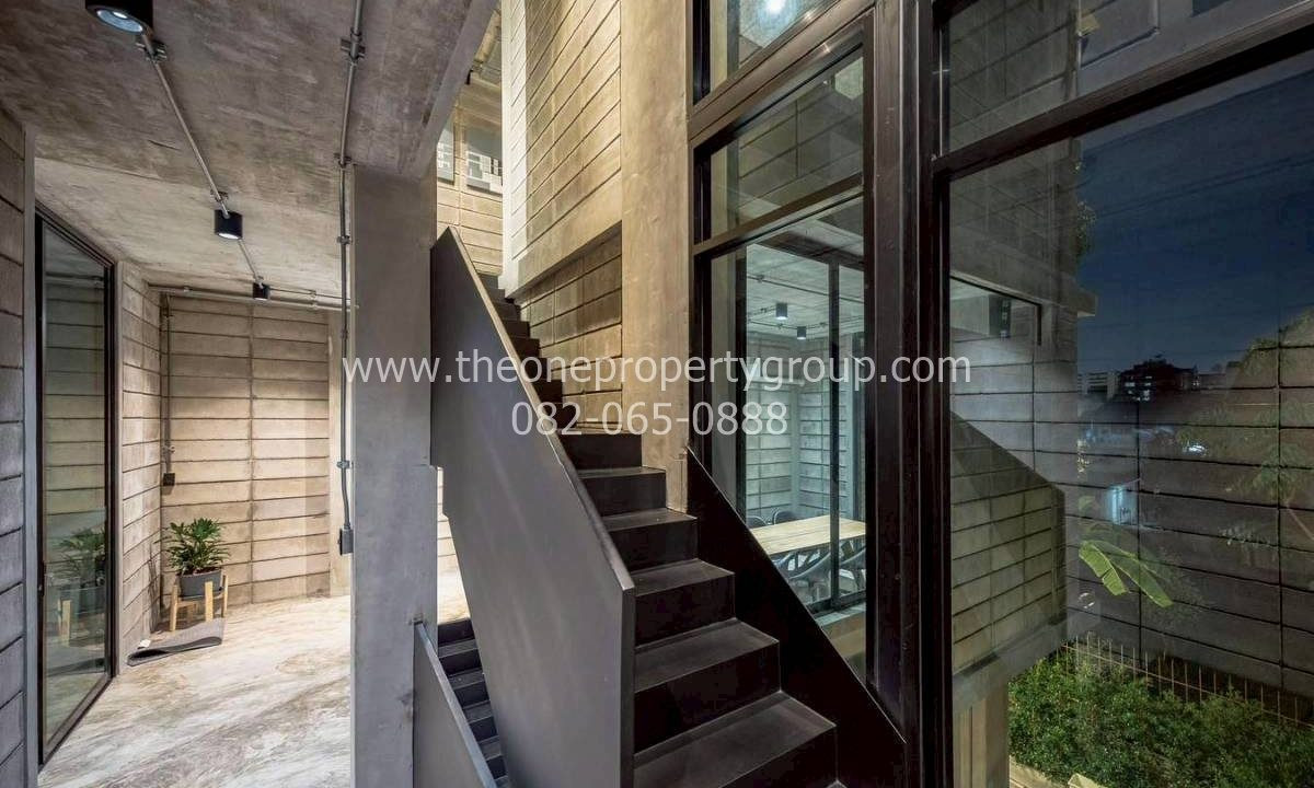 For SaleHome OfficeSapankwai,Jatujak : Office building, 3 floors, 82 sq m., modern, premium Brutal Loft style, Soi Lat Phrao 23, near MRT, Lat Phrao Road, Chandrakasem Subdistrict, Chatuchak District, Bangkok.