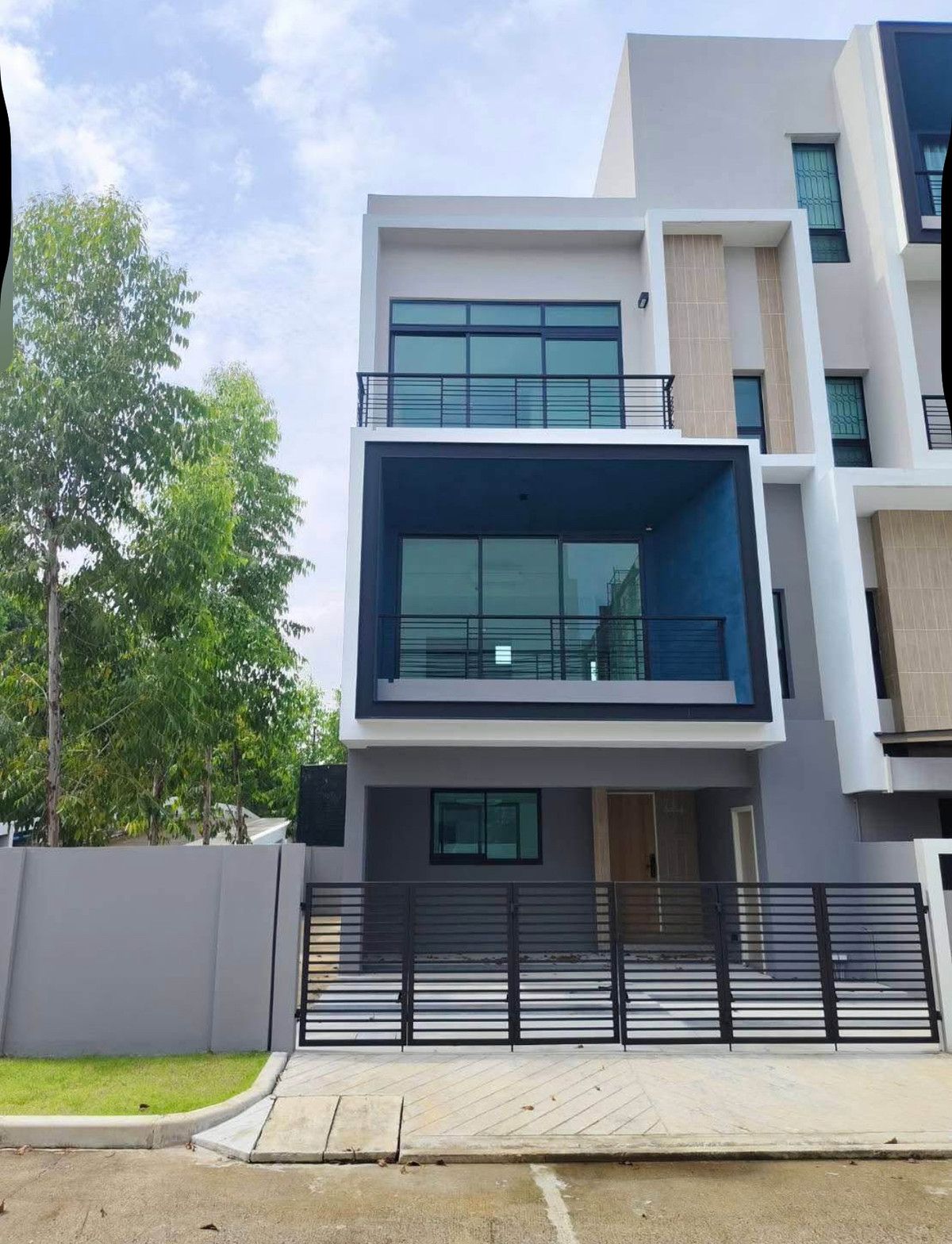 For RentTownhomePattanakan, Srinakarin : 💥For rent 75,000 baht, House Nirvana Define Krungthep Kreetha, near Brighton College Bangkok International School.