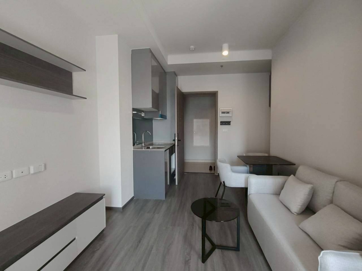 For SaleCondoKhlongtoei, Kluaynamthai : Urgent sale, special price, 1 bedroom, price 4.99 million baht, with furniture, Ideo Sukhumvit Rama 4, contact 0869017364