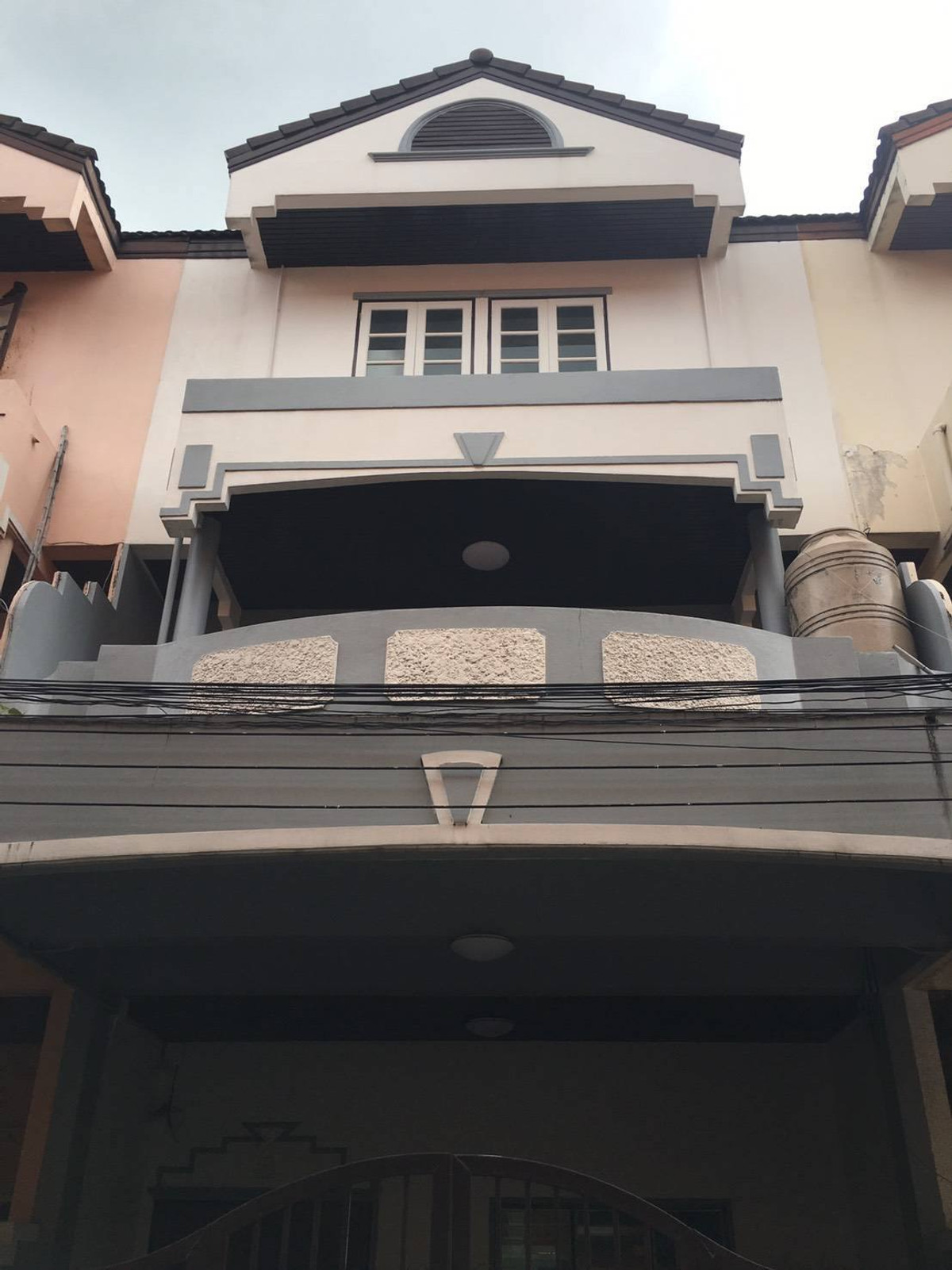 ขายทาวน์โฮมวิภาวดี ดอนเมือง หลักสี่ : 22ตรว 4นอน4น้ำ ทาวน์เฮ้าส์ 3 ชั้น หมู่บ้านอัมราวดี วิภาวดี 64