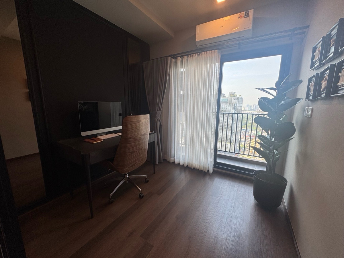 For SaleCondoLadprao, Central Ladprao : Urgent sale, special price, Metris District Ladprao, price starts at 4.18 million baht, new room, contact 0869017364.