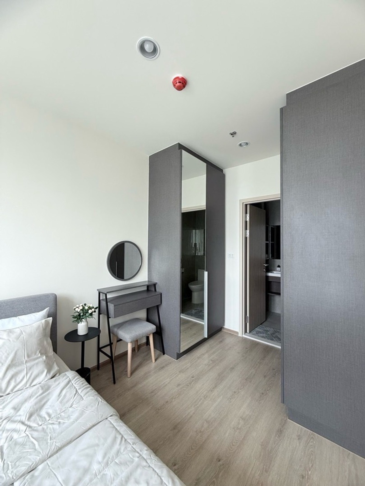 ให้เช่าคอนโดพระราม 9 เพชรบุรีตัดใหม่ RCA : 🏢 Nue District R9 👫✨ คอนโดใหม่ย่านพระราม 9 | 🚆 ใกล้ MRT เดินง่าย | 🌿 ส่วนกลางอลังการ ห้องตีกอล์ฟ • สปา • Pilates ไลฟ์สไตล์จัดเต็ม