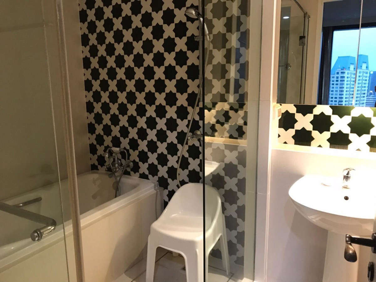 For RentCondoSukhumvit, Asoke, Thonglor : 🔥 Rare Unit! Aguston Sukhumvit 22 – Book Fast! 🔥 Luxury condominium in the heart of Sukhumvit, pet-friendly 🐾