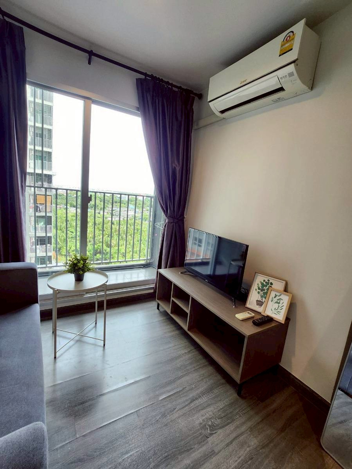 For RentCondoSamut Prakan,Samrong : *For Rent* The Trust Erawan 1Br, closed to BTS Erawan, fully furnished.