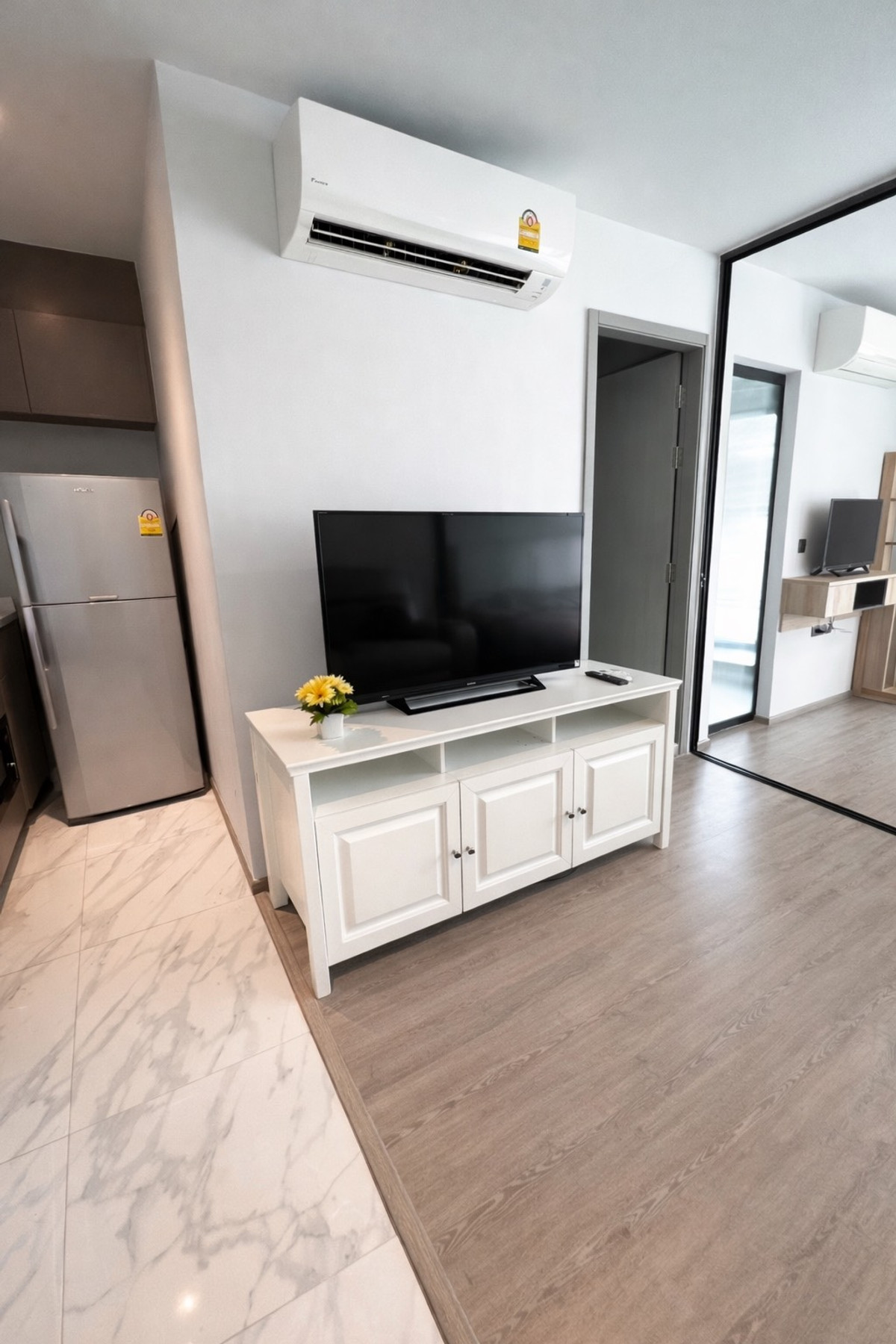 For RentCondoSukhumvit, Asoke, Thonglor : 🏙️ Condo for rent Rhythm Ekkamai, available room, ready to move in.