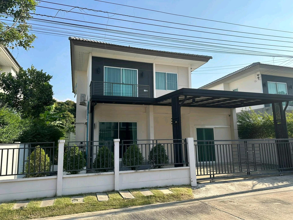 For RentHouseChaengwatana, Muangthong : 🌿 Private zone house, quiet, close to Central Chaengwattana, large functions, comfortable for the whole family.