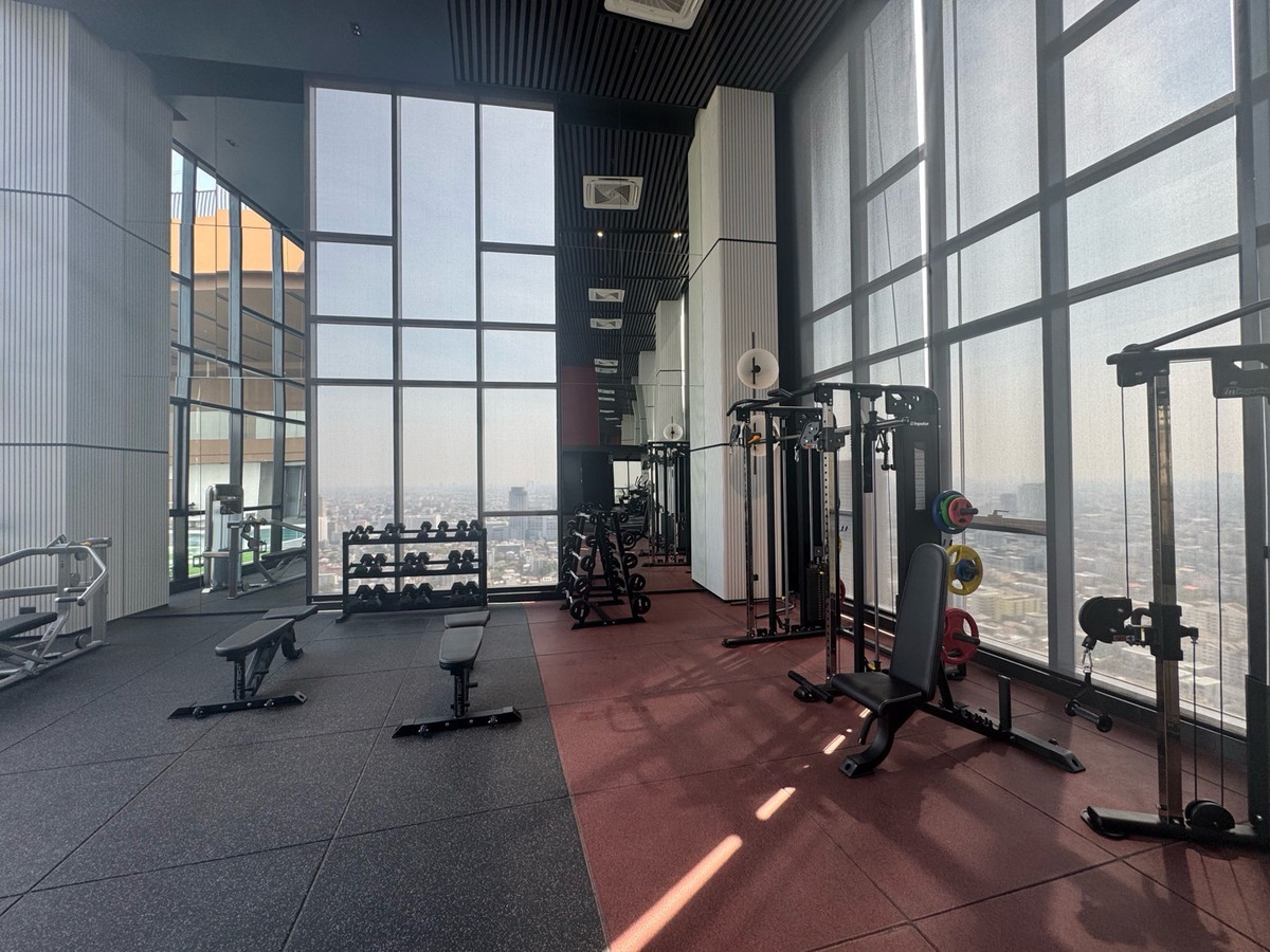 For SaleCondoLadprao, Central Ladprao : Urgent sale, special price, Metris District Ladprao, price starts at 4.18 million baht, new room, contact 0869017364.