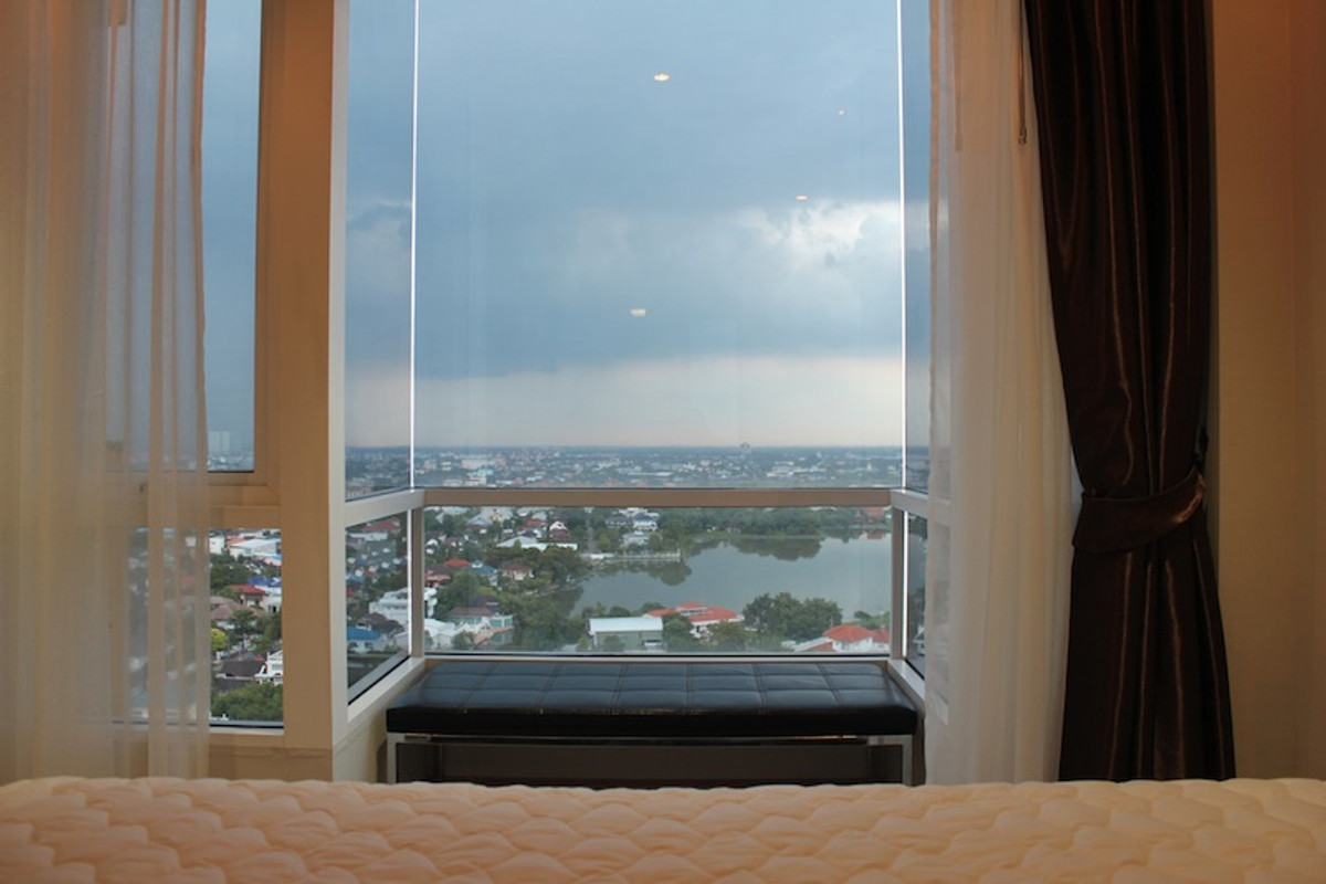 ขายคอนโดแจ้งวัฒนะ เมืองทอง : ขายพร้อมผู้เช่า Yield สูง เอ็ม โซไซตี้ คอนโดมิเนียม เมืองทองธานี ตึก C ชั้น 24  ขนาด 50  ตรม 2 นอน 1 น้ำ  แต่งครบ แอร์ 3 ตัว  มีเครื่องซักผ้า วิวทะเลสาบ 