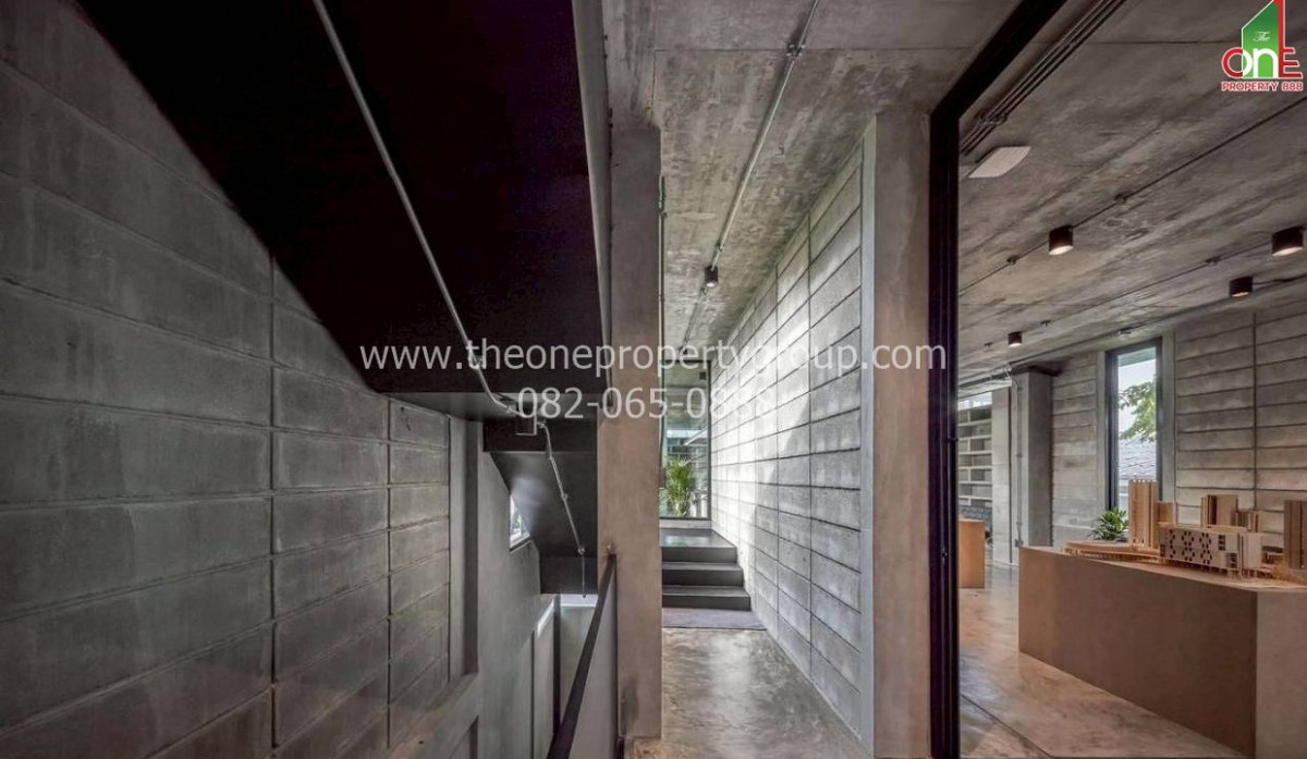 For SaleHome OfficeSapankwai,Jatujak : Office building, 3 floors, 82 sq m., modern, premium Brutal Loft style, Soi Lat Phrao 23, near MRT, Lat Phrao Road, Chandrakasem Subdistrict, Chatuchak District, Bangkok.