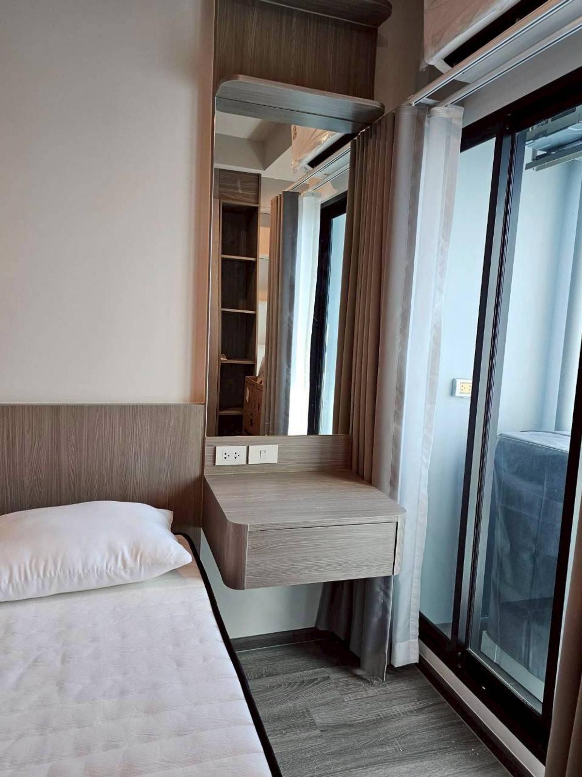 ให้เช่าคอนโดเสรีไทย-นิด้า : ✅ IDRL124 ✅ Line : @p2nproperty