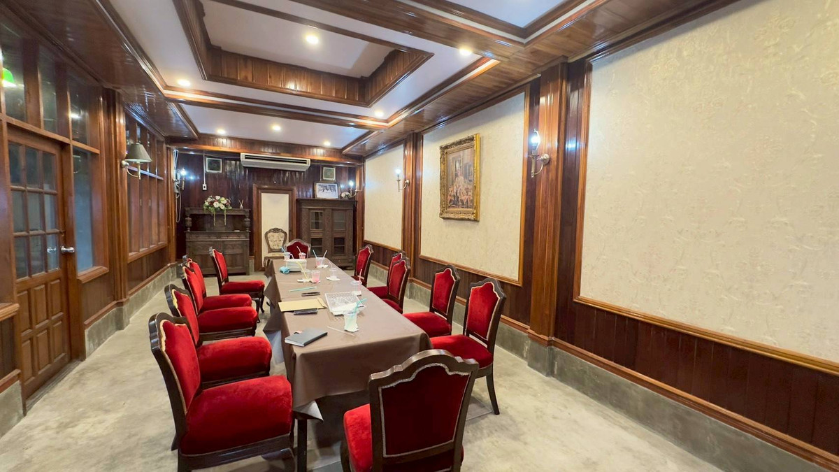 ให้เช่าร้านค้า/ตลาดนัดเลียบทางด่วนรามอินทรา : ให้เช่าที่ดินพร้อมสิ่งปลูกสร้าง ริมถนนประดิษฐ์มนูญธรรม ขนาด 200 ตารางวา แขวงคลองจั่น เขตบางกะปิ กทม. ให้เช่า 250,000 บาท/ เดือน