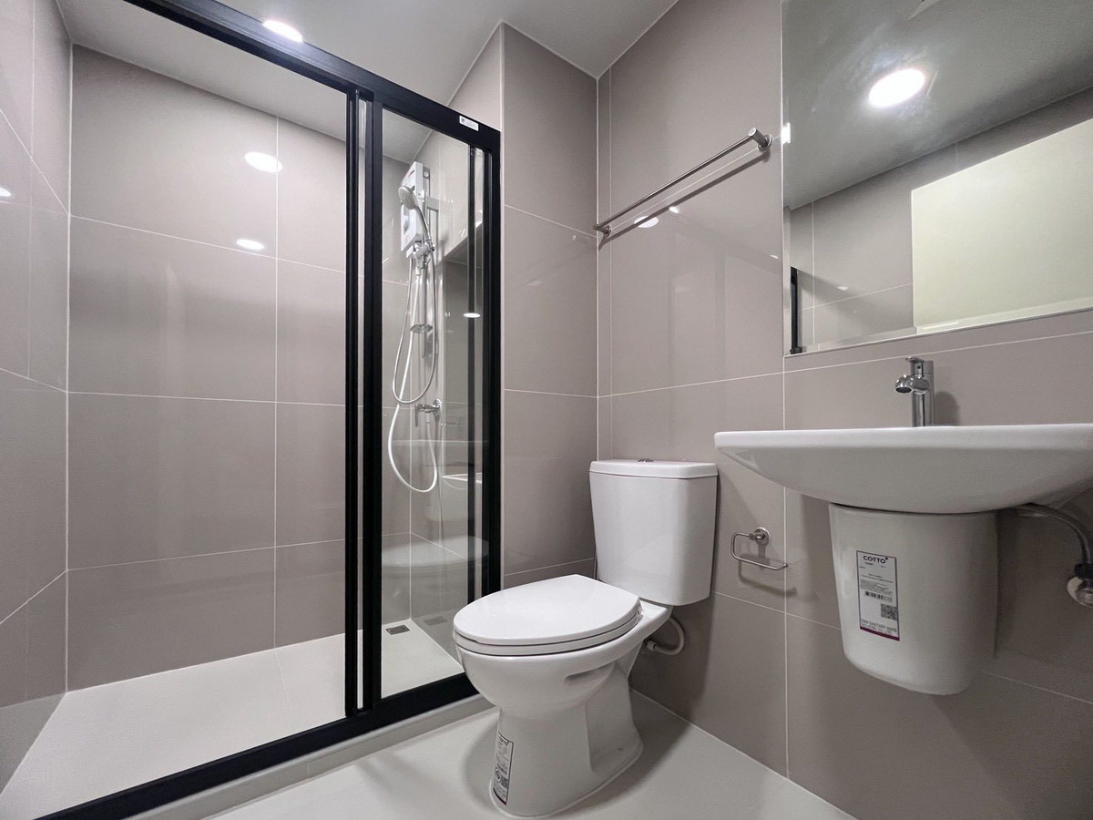 For RentCondoPathum Thani,Rangsit, Thammasat : Condo for rent, new room, unpacked, ready to move in, drag your bags and move in, Monte Rangsit Campus Project.