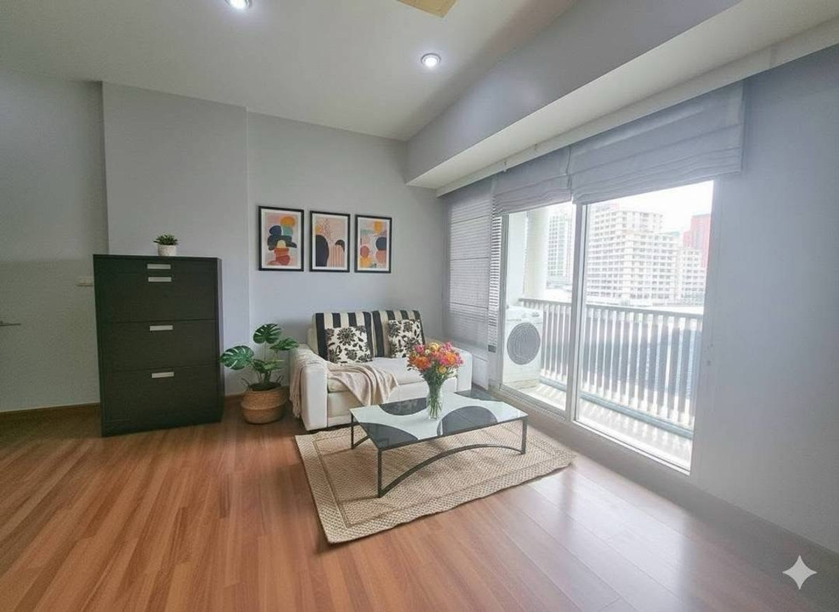 For RentCondo : คอนโดให้เช่า ทำเล พหลโยธิน 4 (ฝั่งเหนือ) ย่านอารีย์ ห้องมุมทำเลดีไม่บังวิว fully furnished /combine room 
