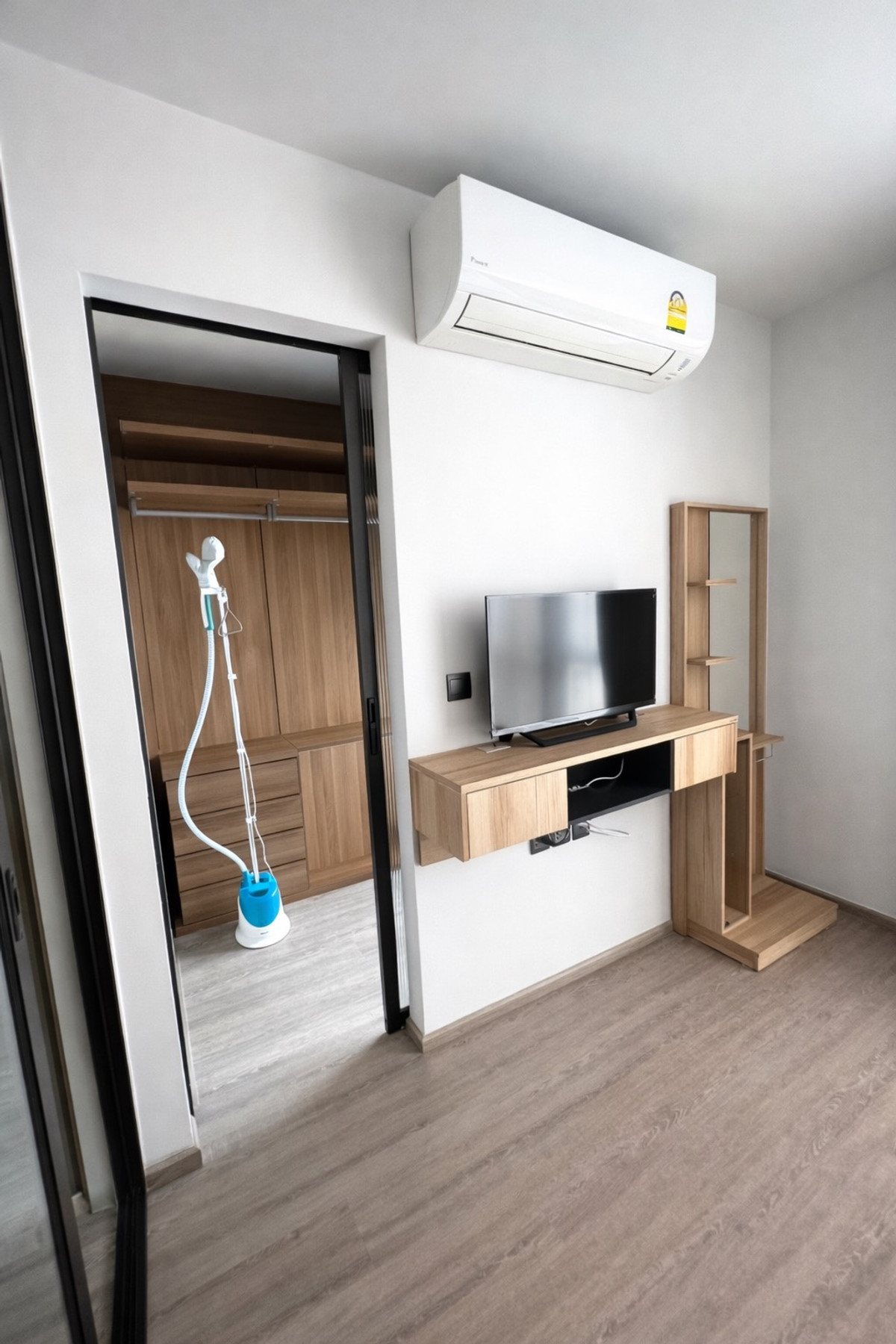 For RentCondoSukhumvit, Asoke, Thonglor : 🏙️ Condo for rent Rhythm Ekkamai, available room, ready to move in.