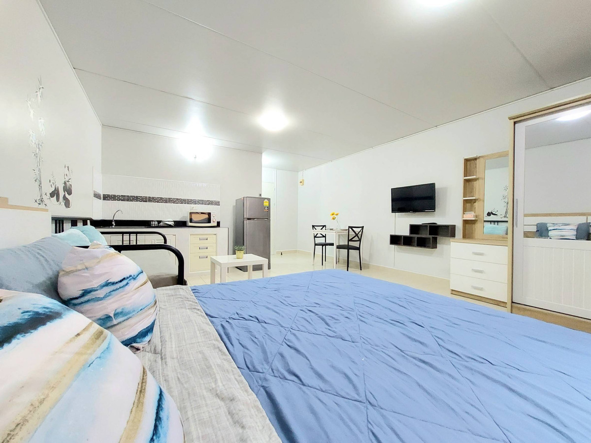 For RentCondoChaengwatana, Muangthong : Condo for rent, popular Muang Thong Thani, 28 sq m., room ready to move in, building C9, near Cosmo mall.