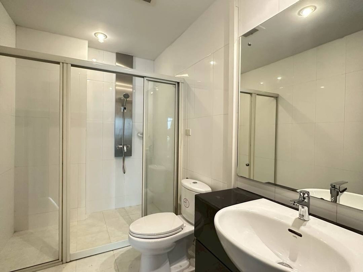 For RentCondoAri,Anusaowaree : Condo for rent, location Phahonyothin 4 (North side), Ari area, corner room, good location, doesnt block the view, fully furnished.