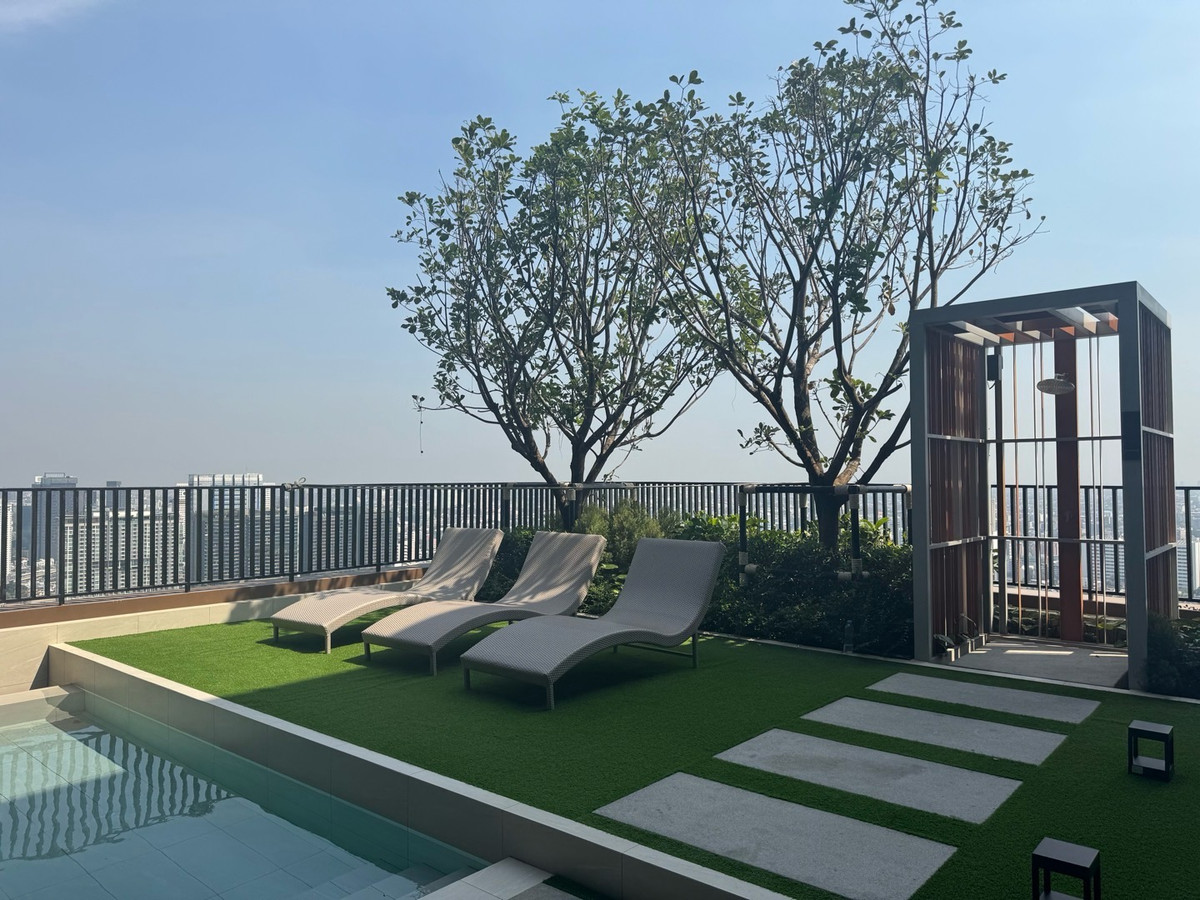 For SaleCondoLadprao, Central Ladprao : Urgent sale, special price, Metris District Ladprao, price starts at 4.18 million baht, new room, contact 0869017364.