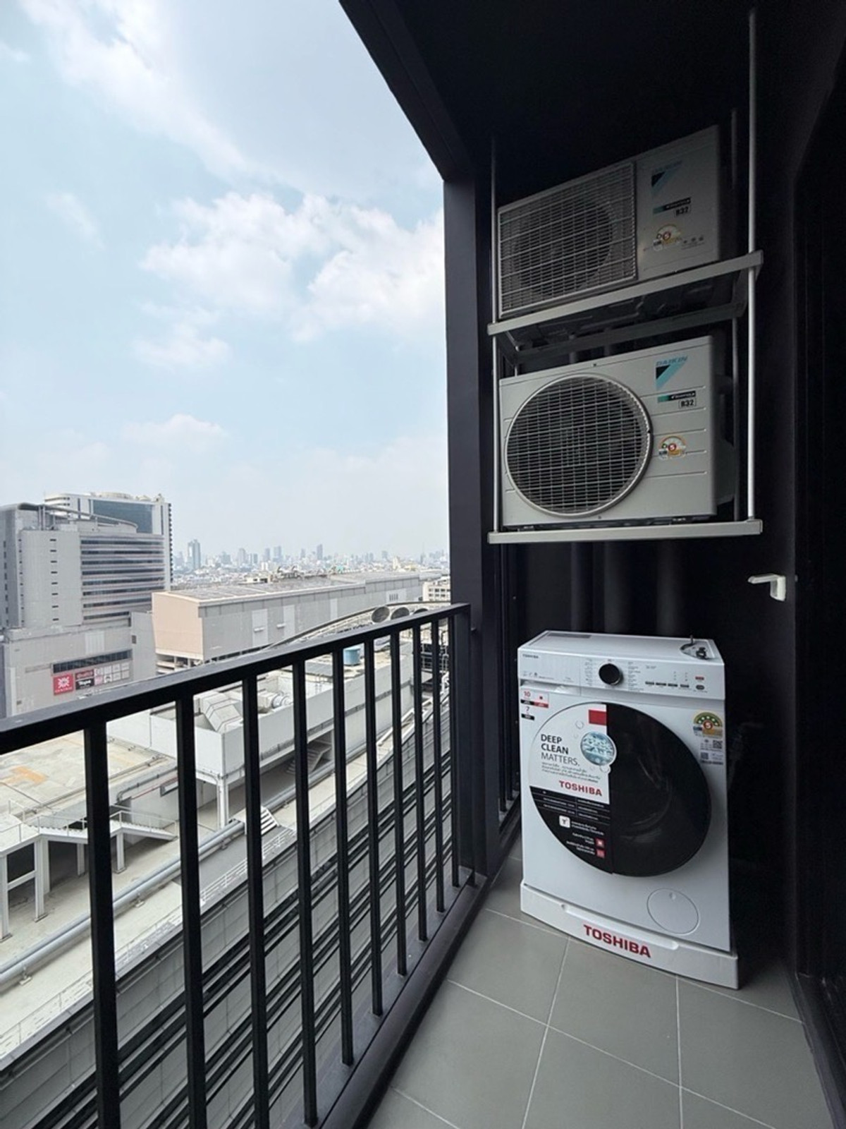 ให้เช่าคอนโดพระราม 9 เพชรบุรีตัดใหม่ RCA : 🏢 Nue District R9 👫✨ คอนโดใหม่ย่านพระราม 9 | 🚆 ใกล้ MRT เดินง่าย | 🌿 ส่วนกลางอลังการ ห้องตีกอล์ฟ • สปา • Pilates ไลฟ์สไตล์จัดเต็ม