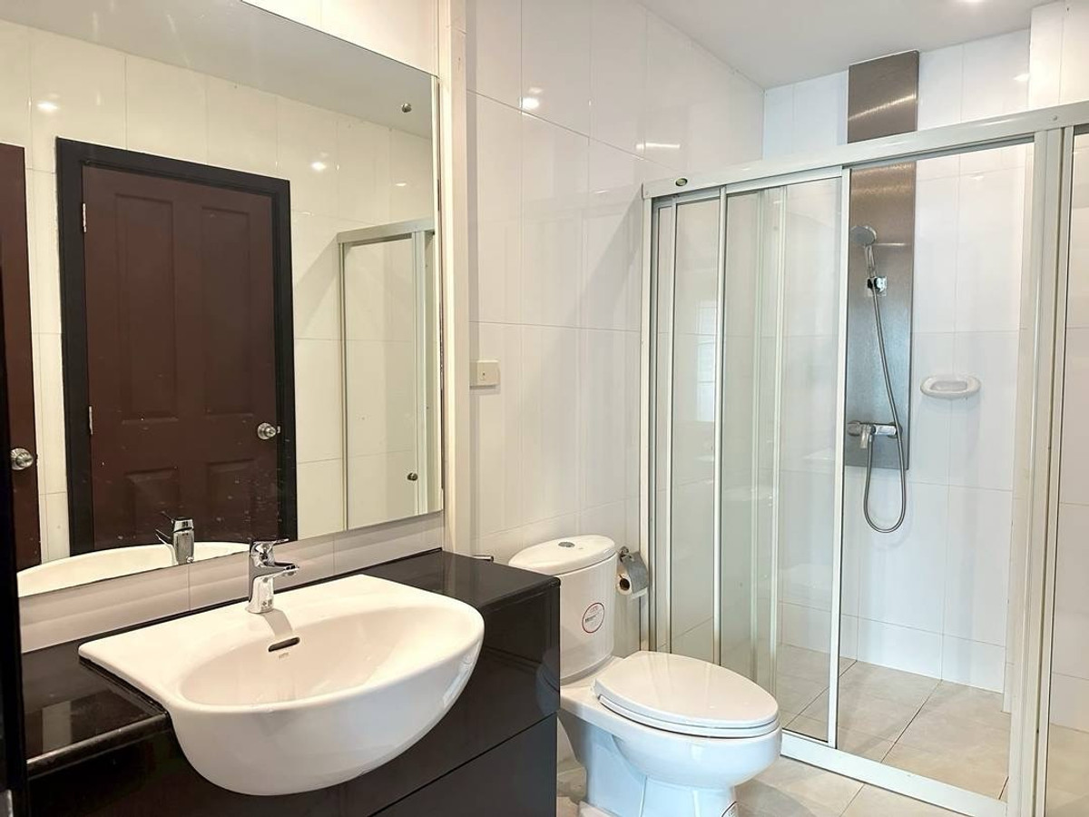 For RentCondoAri,Anusaowaree : Condo for rent, location Phahonyothin 4 (North side), Ari area, corner room, good location, doesnt block the view, fully furnished.