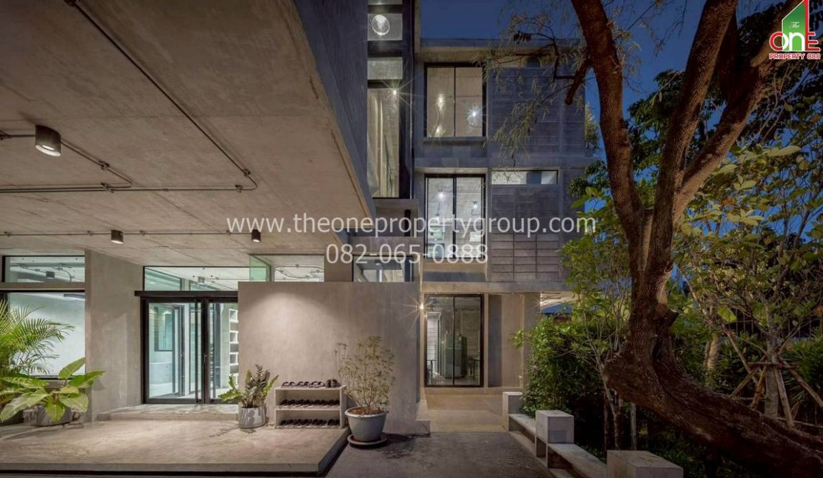 For SaleHome OfficeSapankwai,Jatujak : Office building, 3 floors, 82 sq m., modern, premium Brutal Loft style, Soi Lat Phrao 23, near MRT, Lat Phrao Road, Chandrakasem Subdistrict, Chatuchak District, Bangkok.