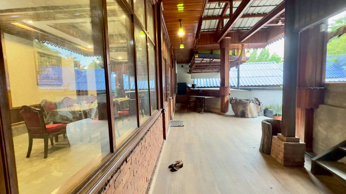 ให้เช่าร้านค้า/ตลาดนัดเลียบทางด่วนรามอินทรา : ให้เช่าที่ดินพร้อมสิ่งปลูกสร้าง ริมถนนประดิษฐ์มนูญธรรม ขนาด 200 ตารางวา แขวงคลองจั่น เขตบางกะปิ กทม. ให้เช่า 250,000 บาท/ เดือน