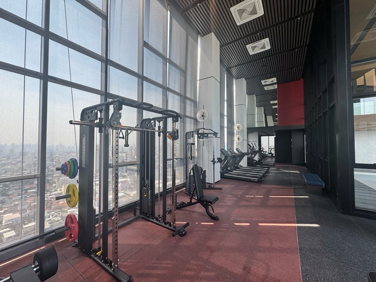 For SaleCondoLadprao, Central Ladprao : Urgent sale, special price, Metris District Ladprao, price starts at 4.18 million baht, new room, contact 0869017364.