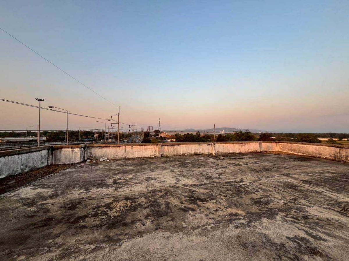 For SaleShop HouseSaraburi : 95254 - Commercial building for sale, 4 units, 3 and a half floors, 7 bedrooms, 7 bathrooms, land size 90 sq m, next to the main road, suitable for business and residence.