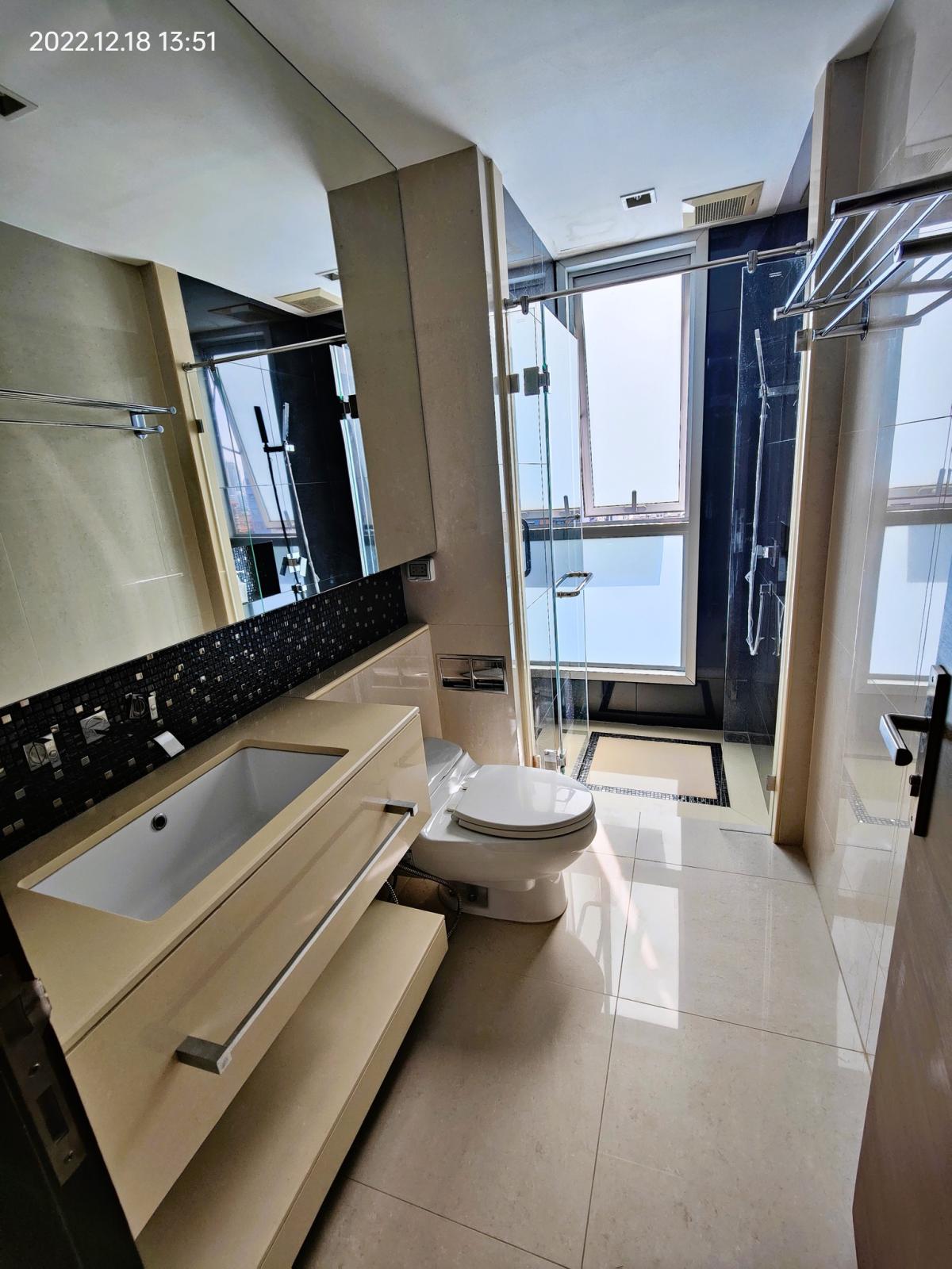 ขายคอนโดพระราม 9 เพชรบุรีตัดใหม่ RCA : 28/02/2026, รวมค่าโอนคอนโดใจกลางอโศก 2 ห้องนอน สุดคุ้ม 9.69 ลบ. MRT เพชรบุรีเพียง 100 ม. 
สิ่งอำนวยความสะดวกครบครัน พร้อมอยู่ทันที!