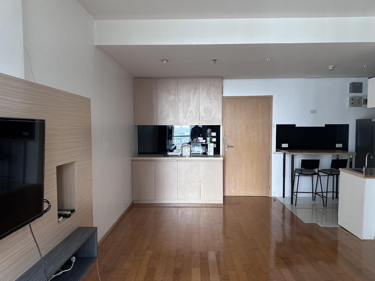 For SaleCondoRatchathewi,Phayathai : For sale/rent condo Villa Rachatewi 1 bedroom 55 sq.m. near BTS Ratchathewi
Good price 8.3 million or rent for only 25,000 baht per month with complete facilities!